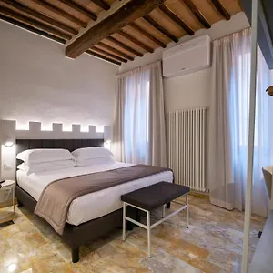 Torre Del Fuggisole Hotel