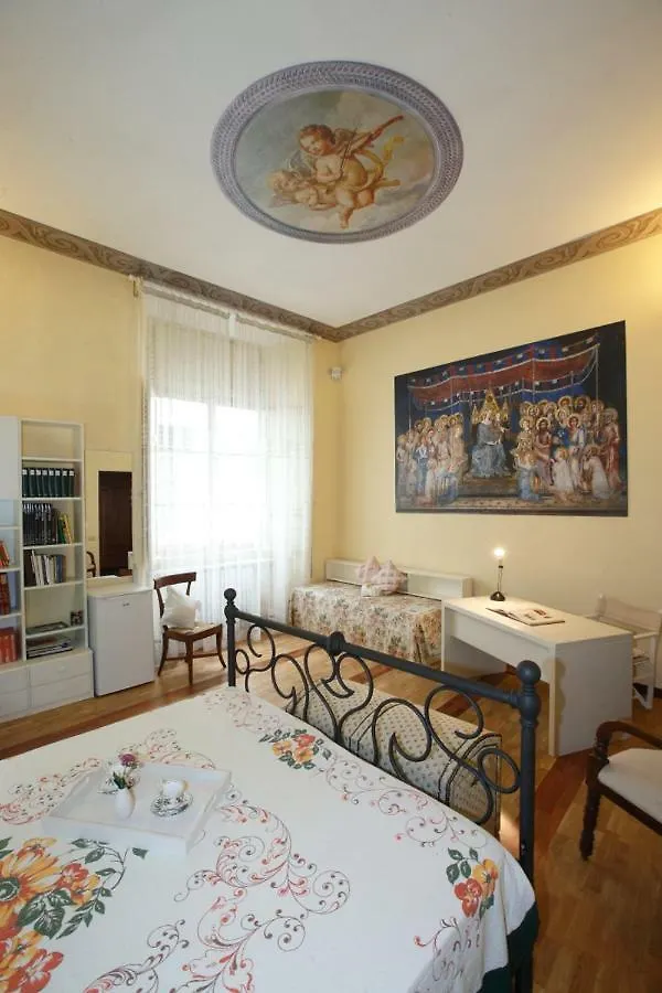 Residenza D'Epoca Montanini Bed and Breakfast Siena 3*,